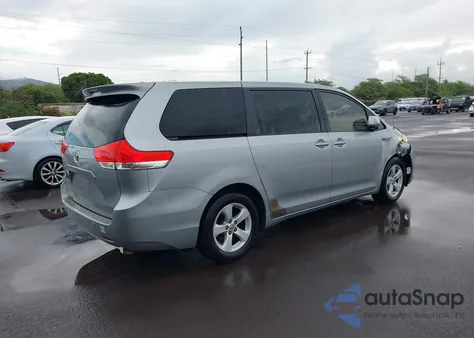 2011 Toyota Sienna Le V6/Le V6 Auto Access Seat from USA, damaged, VIN 5TDKK3DC2BS161488